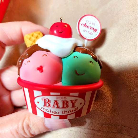 2015 Hallmark Keepsake Baby makes three ornament - Picture 2 of 5